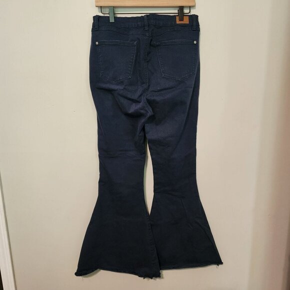 Judy Blue super flare jeans size 11/ 30 Raw hems bell bottom - Picture 2 of 16